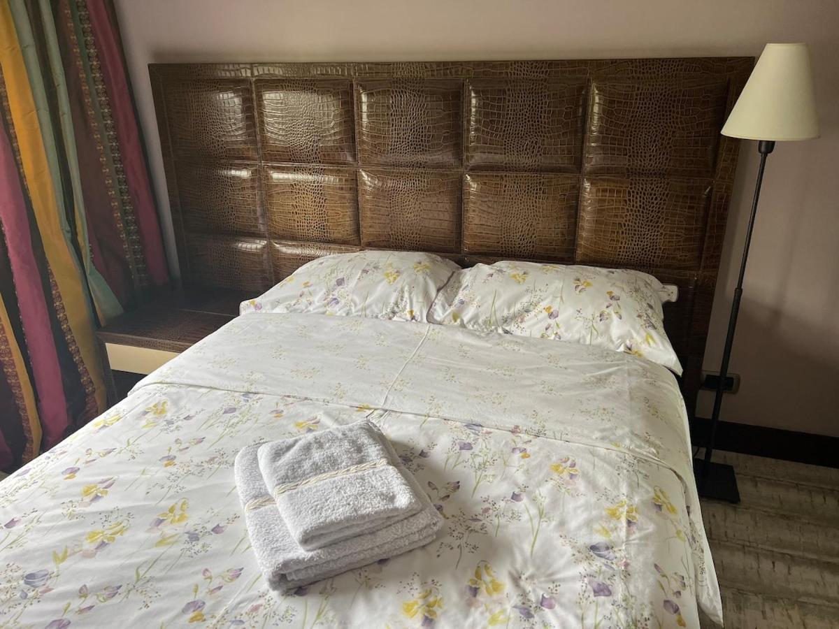 Studio Dans Le Quartier Luxe Neuilly-sur-Seine Luaran gambar